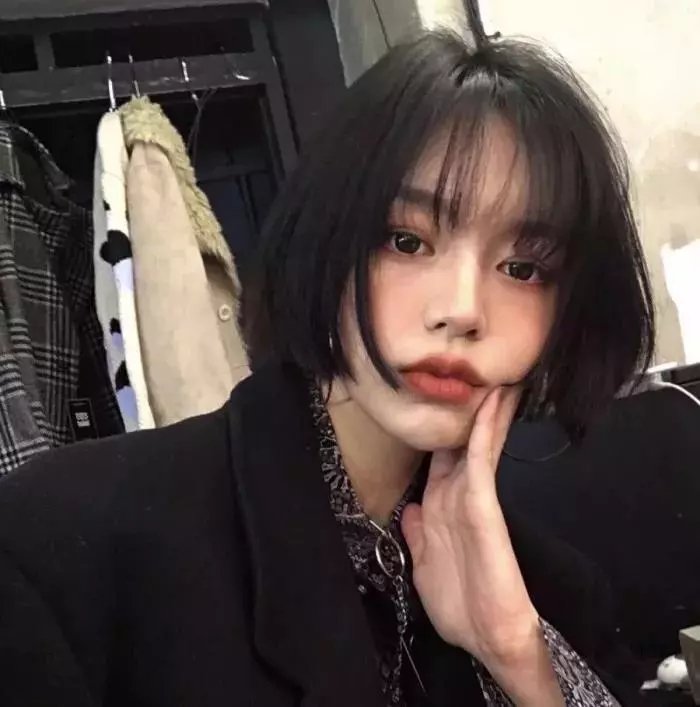 粉红转角上的男人封面